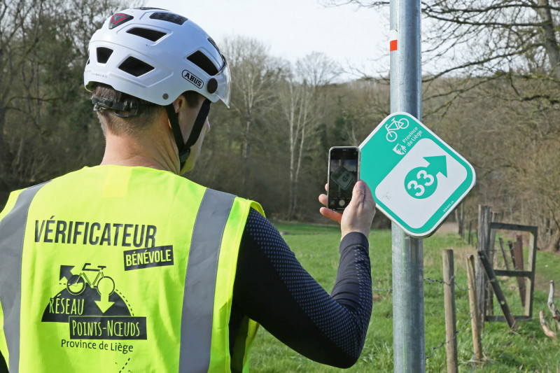 Devenez Vérificateur/trice bénévole du réseau points-nœuds cyclable de la Province de Liège