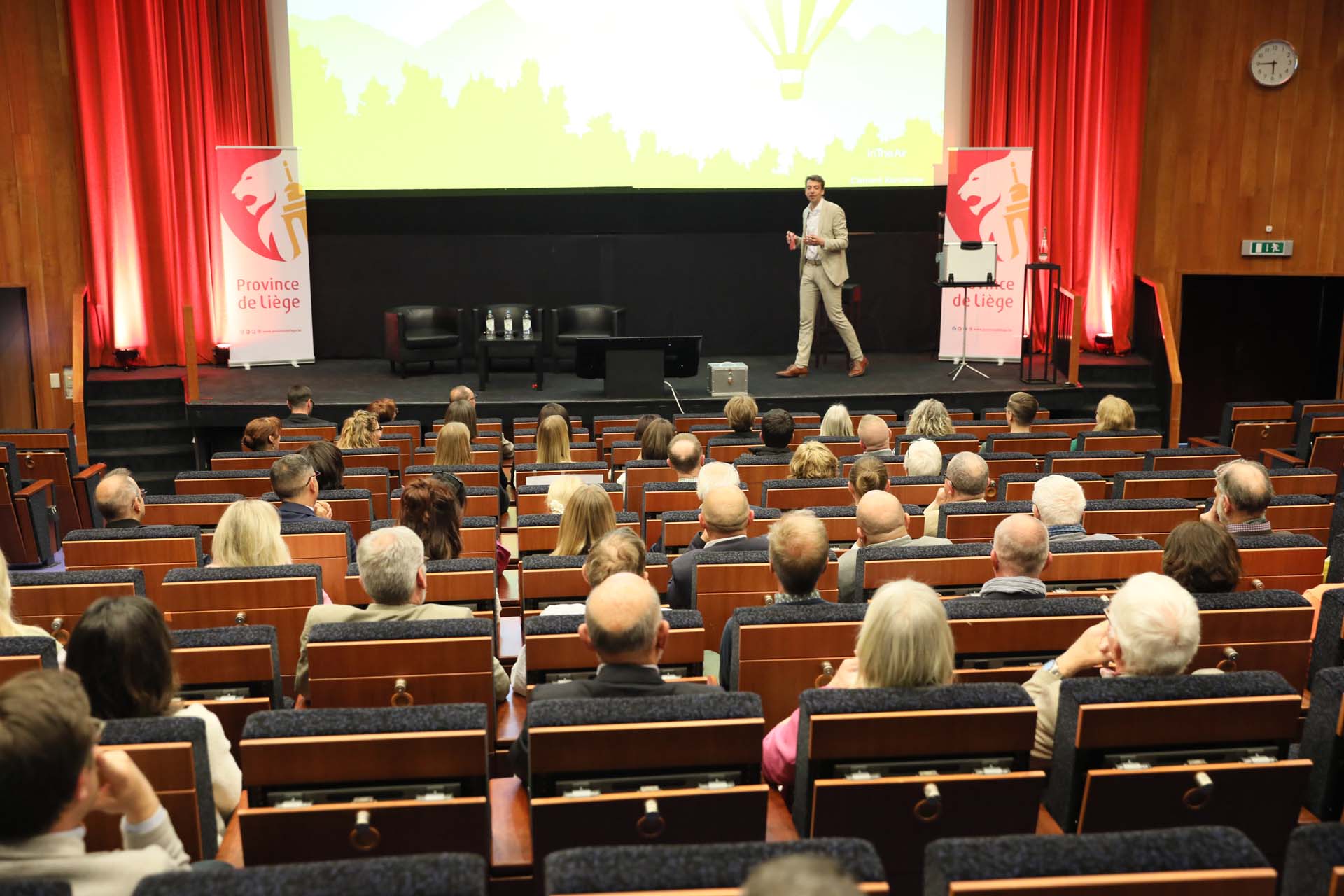 10 ans de #Commercialiser -  Session académique - Magicien