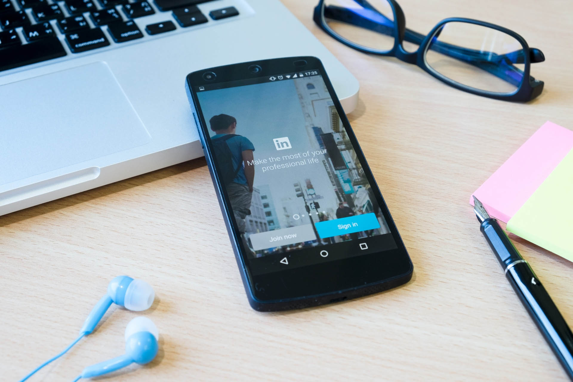 Démarrer sur LinkedIn en tant qu’opérateur touristique - Fédération du Tourisme de la Province de Liège - © Freepik-ijeab