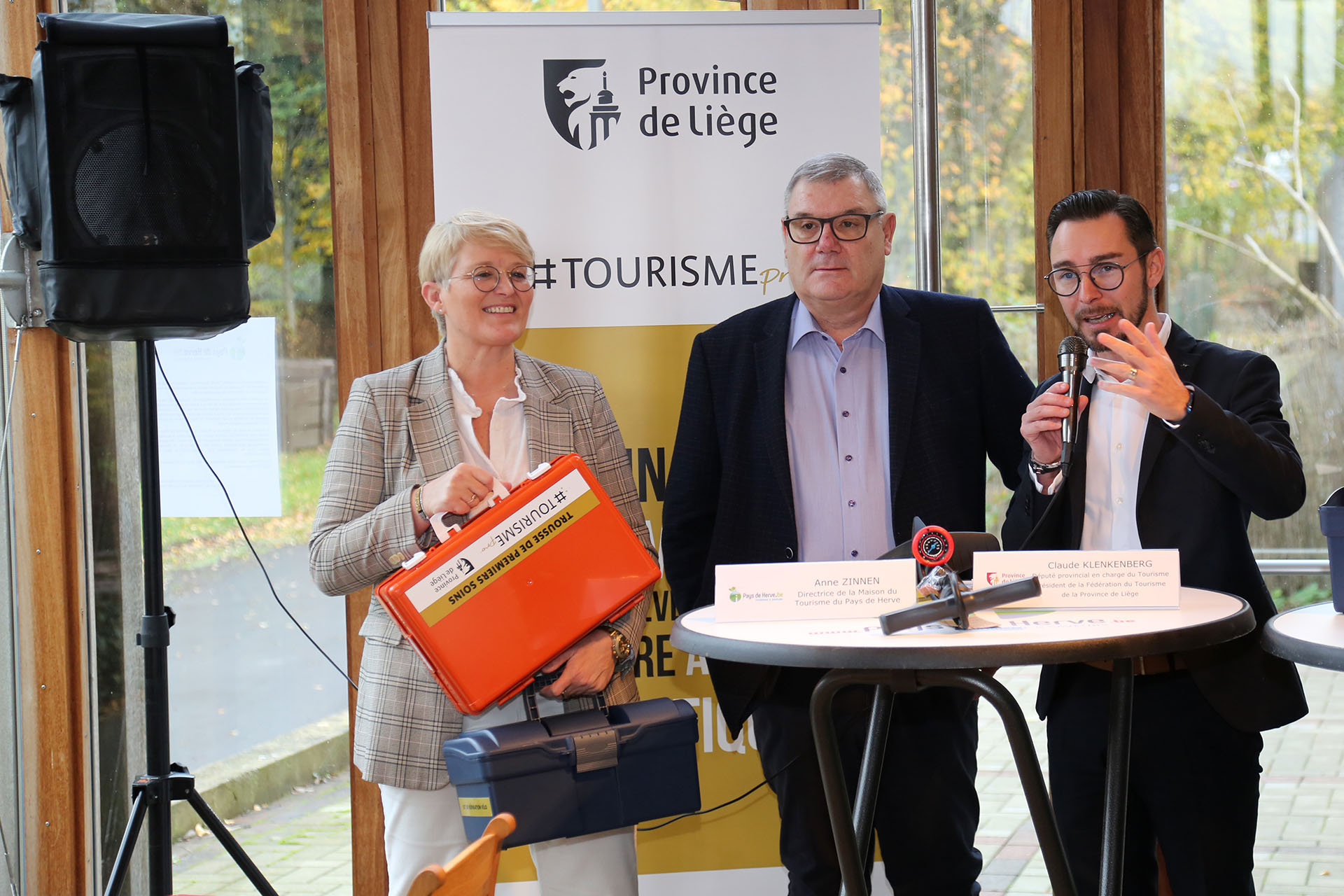 Distribution des kits Bienvenue Vélo, en présence de Monsieur Klenkenberg, Député provincial