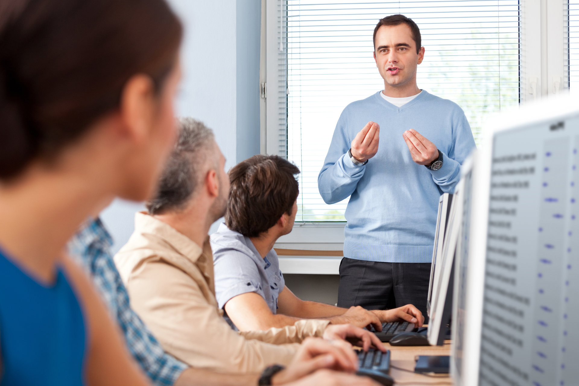 Formation - Hubspot : un outil gratuit pour optimiser la gestion de vos clients (CRM) - © Canva